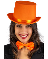 Pajarita naranja fluorescente de tela sobre cartoncillo