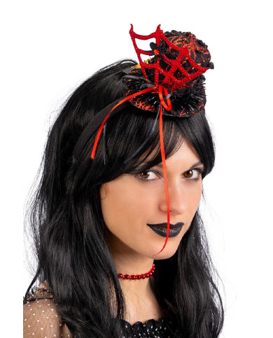 Minisombrero con tela de araña roja de 7 cm de alto aprox. con diadema con solapa de cartón Minisombrero con tela de araña roja de 7 cm de alto aprox. con diadema con solapa de cartón