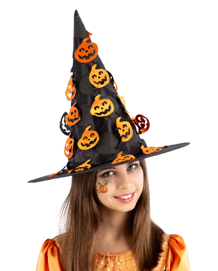 Chapeau noir sorcière avec citrouilles sculptées, h. 37 cm env., avec étiquette volante / étiquette