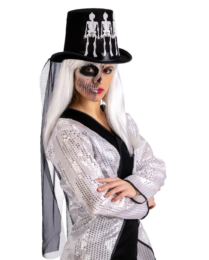 Grand haut-de-forme noir en feutre avec petits squelettes et voile, h. 17  env., avec étiquette volante / étiquette