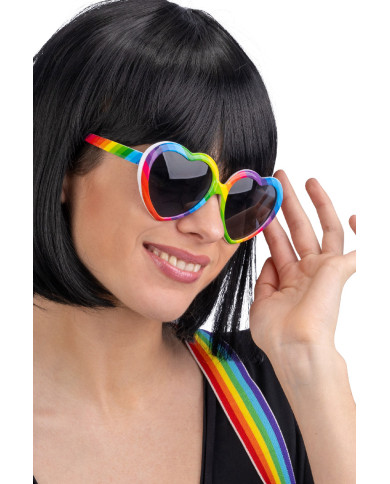Gafas corazón arcoíris sobre cartoncillo
