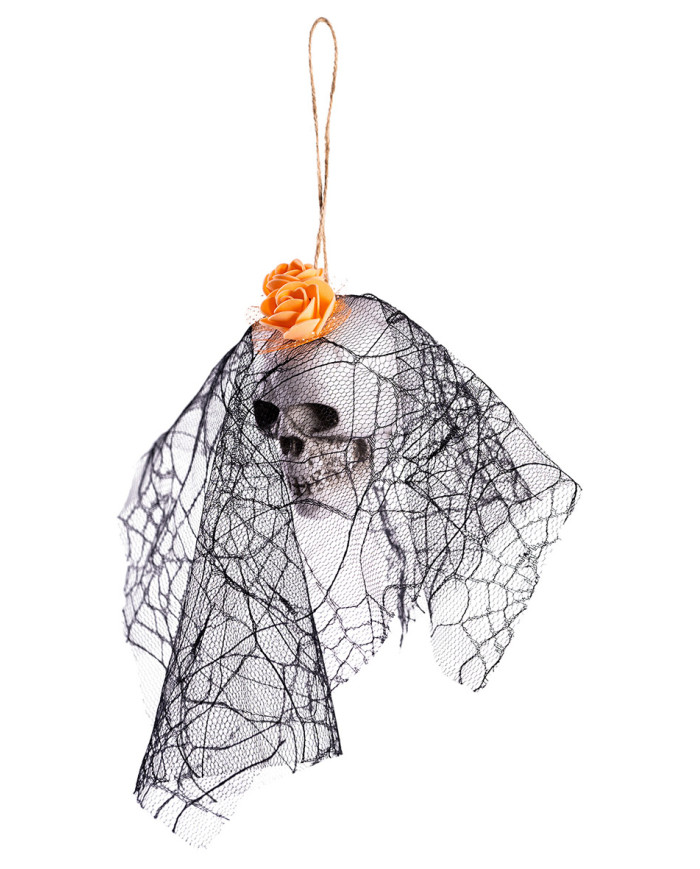 Tête de mort avec voile en dentelle à suspendre, couleurs assorties, h. 20 cm env., avec étiquette volante / étiquette