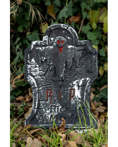 Pierre tombale en forme de croix en polystyrène, h. 43x30 cm env., avec étiquette volante / étiquette