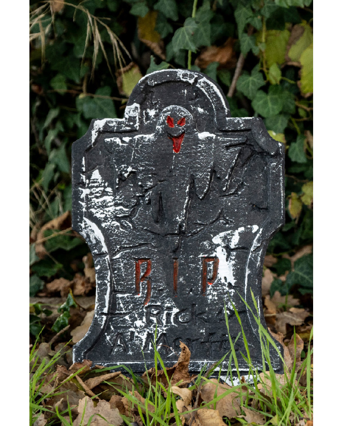 Cross tombstone h.cm.43x30 with label