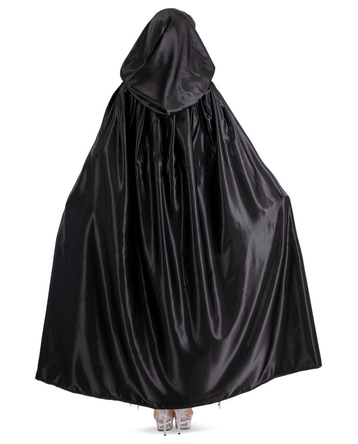 Cape en satin noir avec capuche, long. 130 cm env., dans un sachet avec crochet