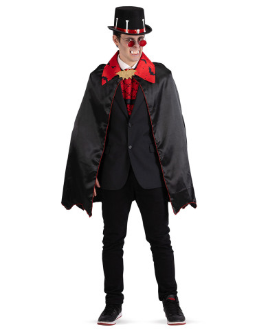 Cape en satin avec col et dessins imprimés, long. 90 cm env., dans un sachet avec crochet Cape en satin avec col et dessins imprimés, long. 90 cm env., dans un sachet avec crochet
