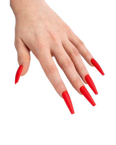 Ongles rouges longs, dans une boîte