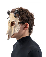 Masque squelette bouc horreur en plastique dur avec étiquette cartonnée pliée
