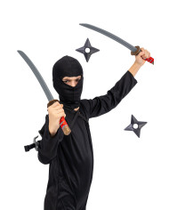 Ensemble armes ninja (fourreaux à épée, épées, poignards, accessoires) dans un sachet avec étiquette ferme-sachet