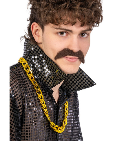 Collier doré en plastique avec étiquette cartonnée pliée Collier doré en plastique avec étiquette cartonnée pliée