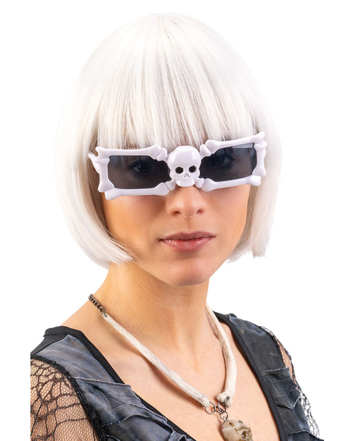 Halloween-Brille mit Skelettknochen auf Pappkarton