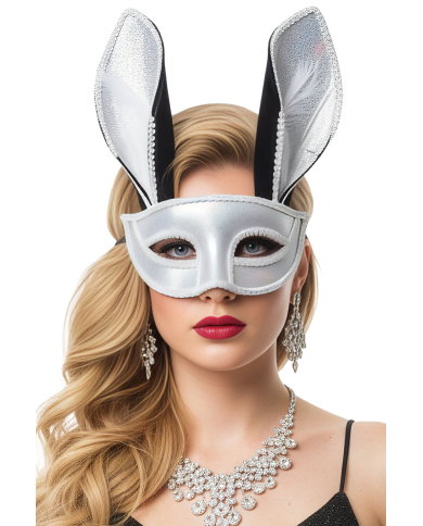 Kaninchen-Maske silberfarben mit Federn auf Pappkarton