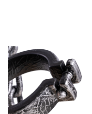 Cadena de preso de plástico de unos 105 cm. de largo con etiqueta colgante/etiqueta