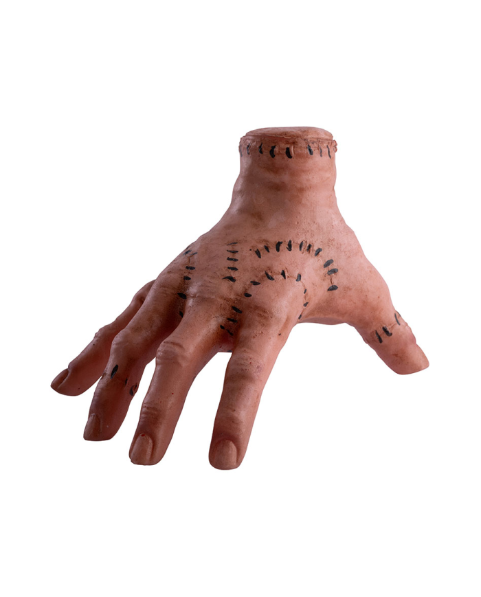 Mano con cicatrici in plastica con cartellino/etichetta