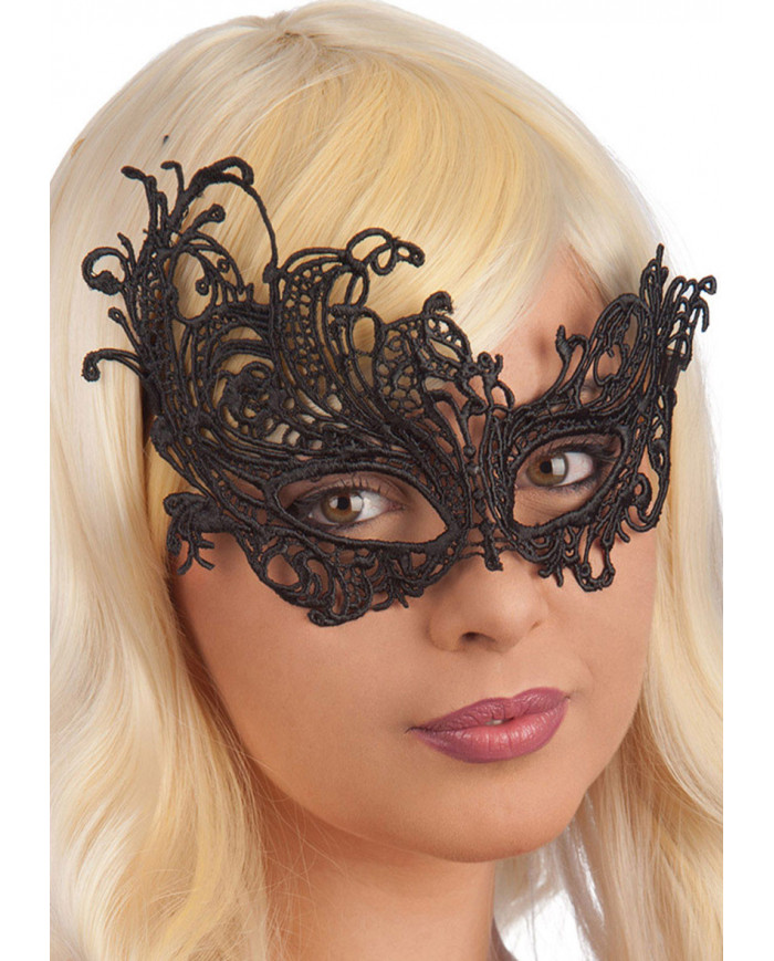 Masque noir en tissu macramé sur papier cartonné