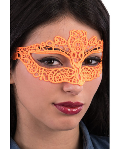 Chinless mask in macram?ö fabric to frame your look with a fluo