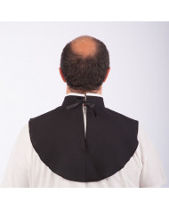 Ecclesiastical collar, the symbol that distinguishes the figure