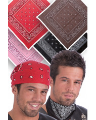 Bandana in colori assortiti, realizzata in tessuto stampato Bandana in colori assortiti, realizzata in tessuto stampato