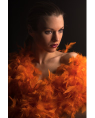 Orange fluo feather boa for a whiff of joy and color that will