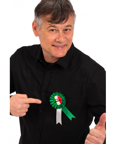 Cockade with the colors of the Italian flag and the wording W