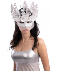 Masque avec voilette blanche, fleurs et décorations en poudre de paillettes, plumes dans une boîte en PVC