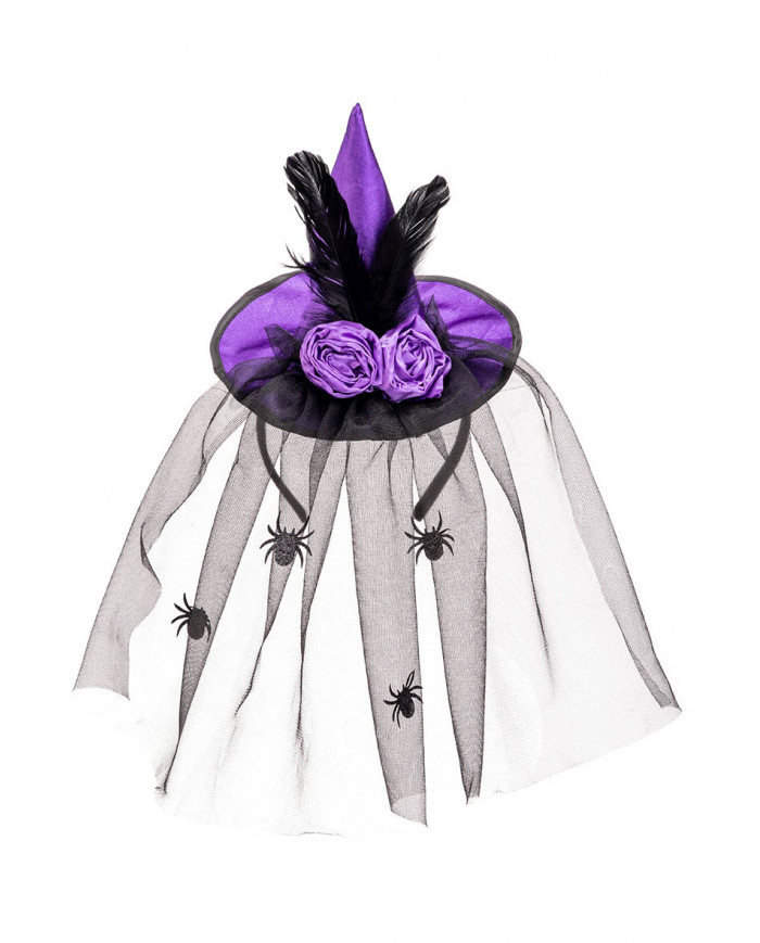 sombrero pequeño de raso morado con rosa, plumas y velo con diadema con solapa de cartón