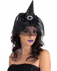 sombrero pequeño negro de tela con lentejuelas, hebilla y velo con diadema con solapa de cartón