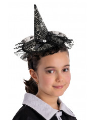 Cappellino  in raso nero con fiocco e pizzo con cerchietto con cav. Cappellino  in raso nero con fiocco e pizzo con cerchietto con cav.