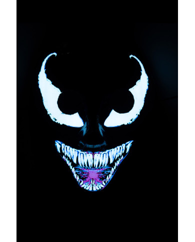 Blaue Horrormaske mit Leuchtdekorationen (Batterien nicht enthalten) in Beutel mit Aufhänger